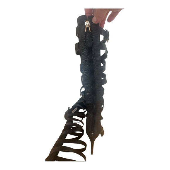 🔥Guess Black Strappy High Heels, Size 6🔥 - Picture 3 of 5